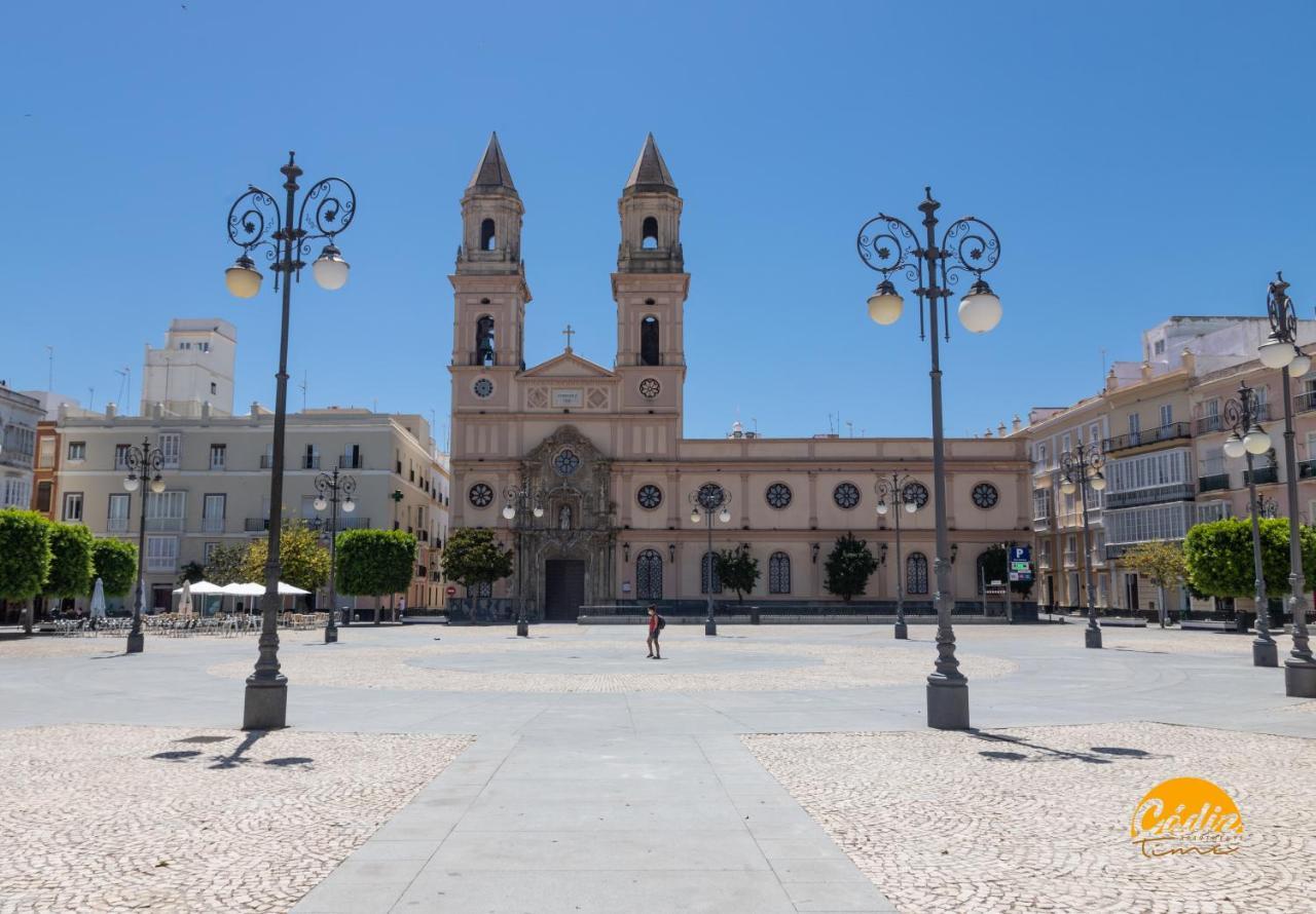 La Luz De La Vina - Free Parking By Time